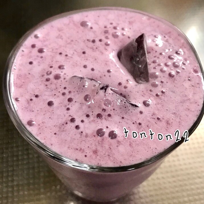 ポリフェノールたっぷり紫いも粉入りバナナジュース☆